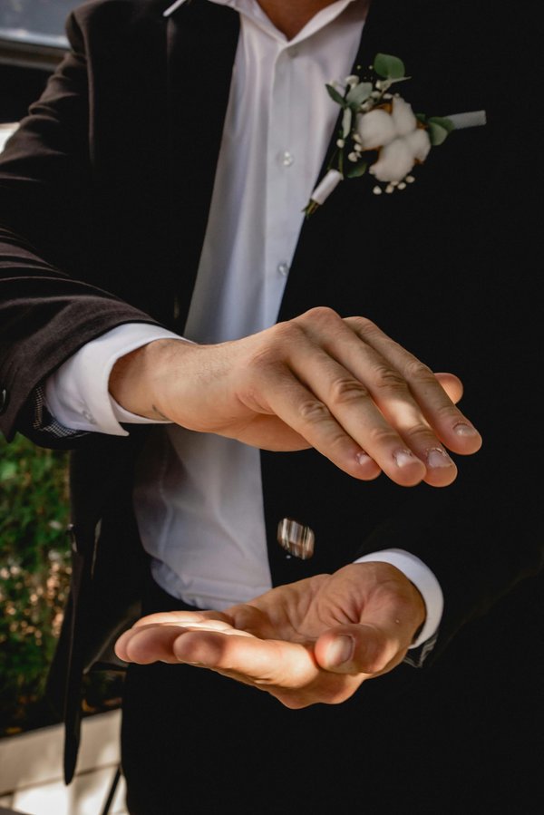 Magicien pour un mariage à lyon : créez une soirée inoubliable